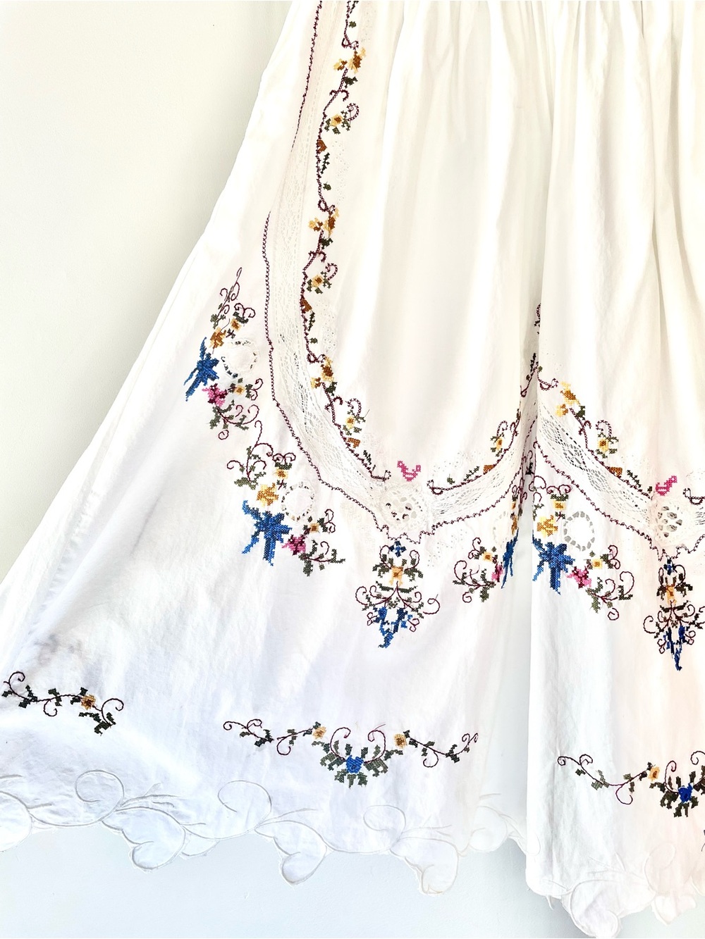 NWT Anthropologie Embroidered Culottes Sz M White Wide Leg Boho Scalloped Pants - Picture 10 of 14